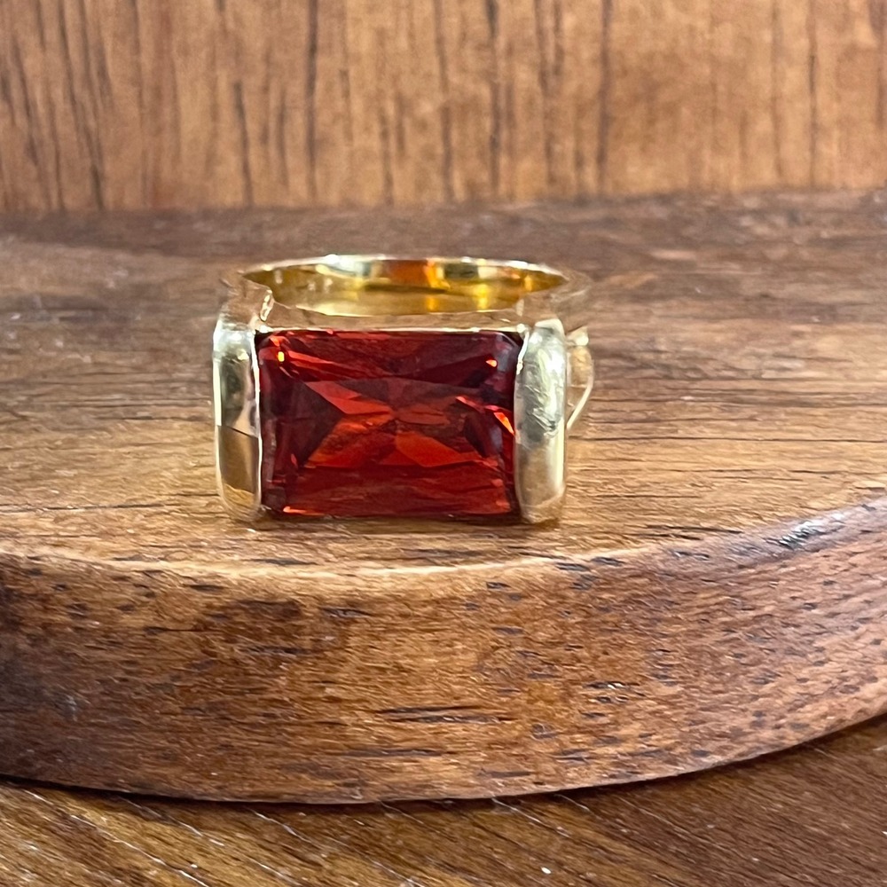 Vtg Gold Tone Emerald Cut Burnt Orange Stone Statement Cocktail Ring Size 8